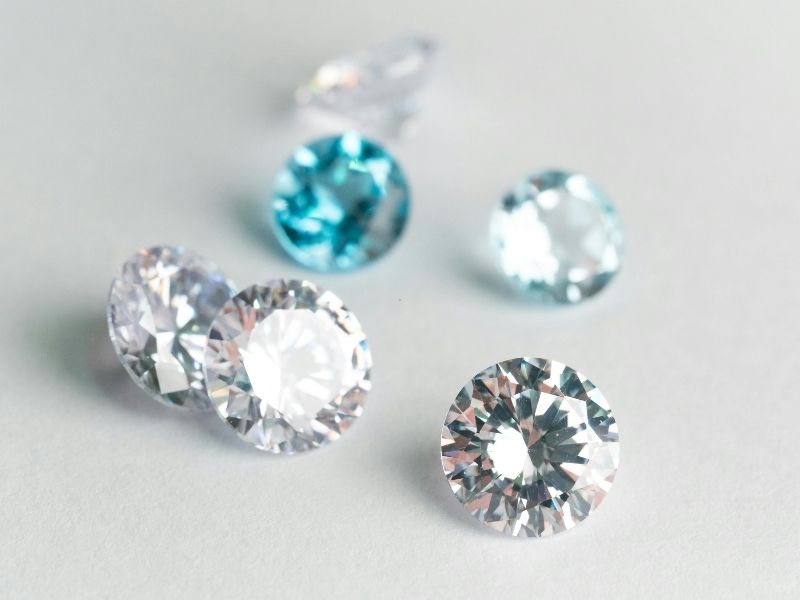 Cara Membedakan Berlian Asli dan Palsu Agar tidak Tertipu